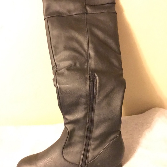 CA Collection by Carrini knee high boots - Picture 2 of 3